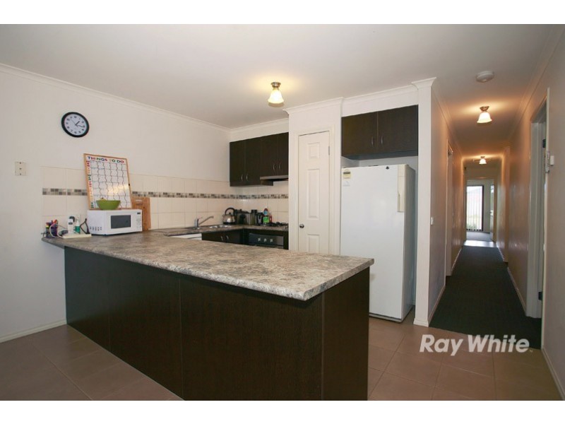 1/36 Greenaway Terrace, Cranbourne East VIC 3977