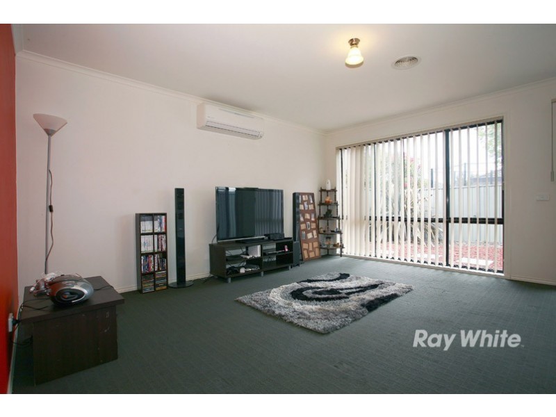 1/36 Greenaway Terrace, Cranbourne East VIC 3977