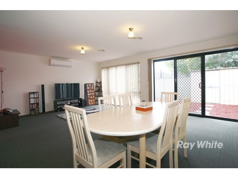 1/36 Greenaway Terrace, Cranbourne East VIC 3977