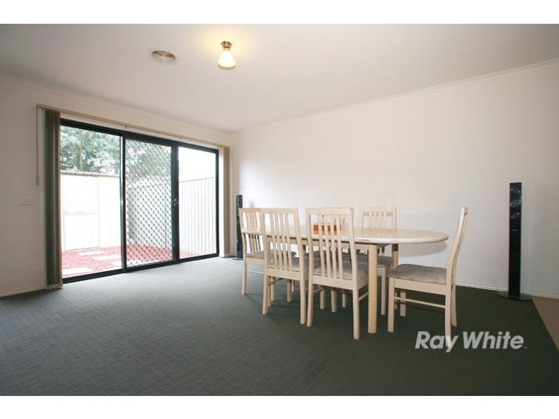 1/36 Greenaway Terrace, Cranbourne East VIC 3977