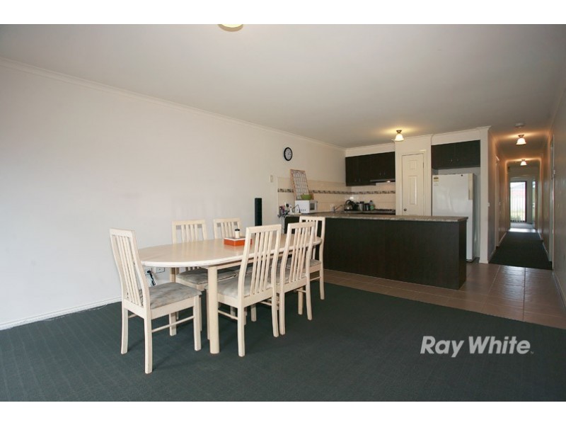 1/36 Greenaway Terrace, Cranbourne East VIC 3977