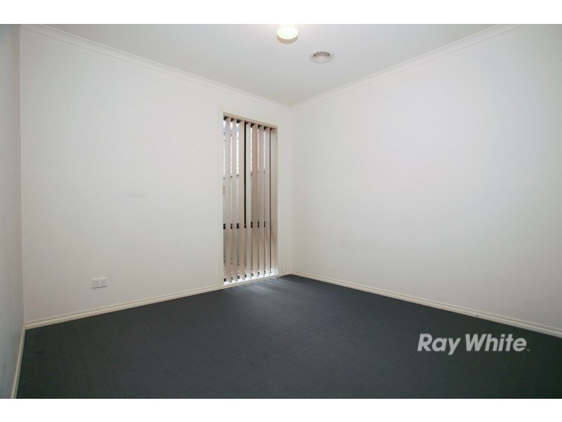 1/36 Greenaway Terrace, Cranbourne East VIC 3977