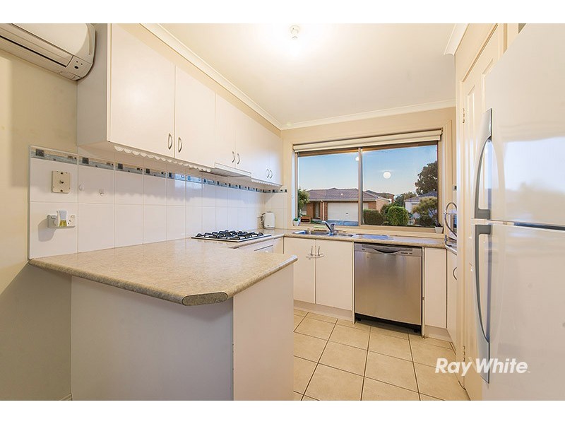 1/4 Providence Drive, Cranbourne West VIC 3977