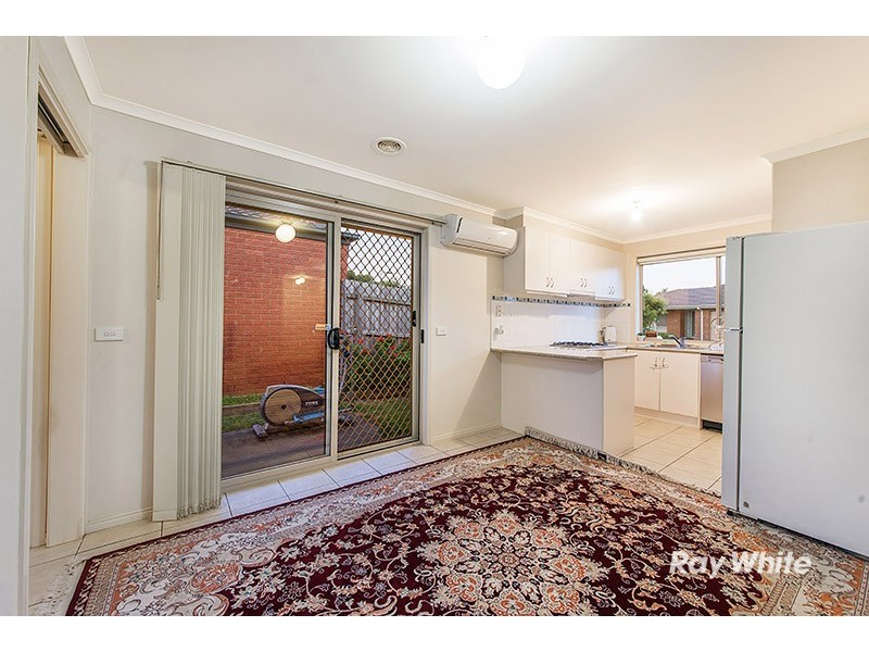 1/4 Providence Drive, Cranbourne West VIC 3977