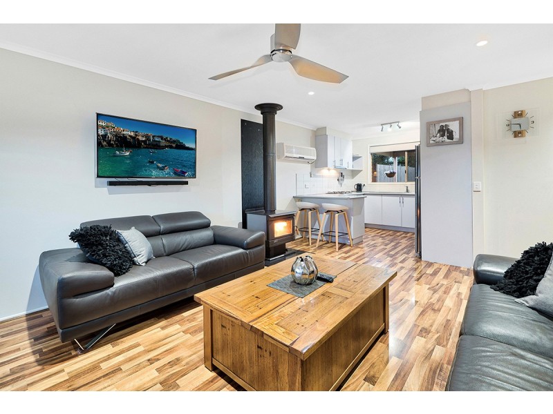 16 Allemby Drive, Cranbourne West VIC 3977