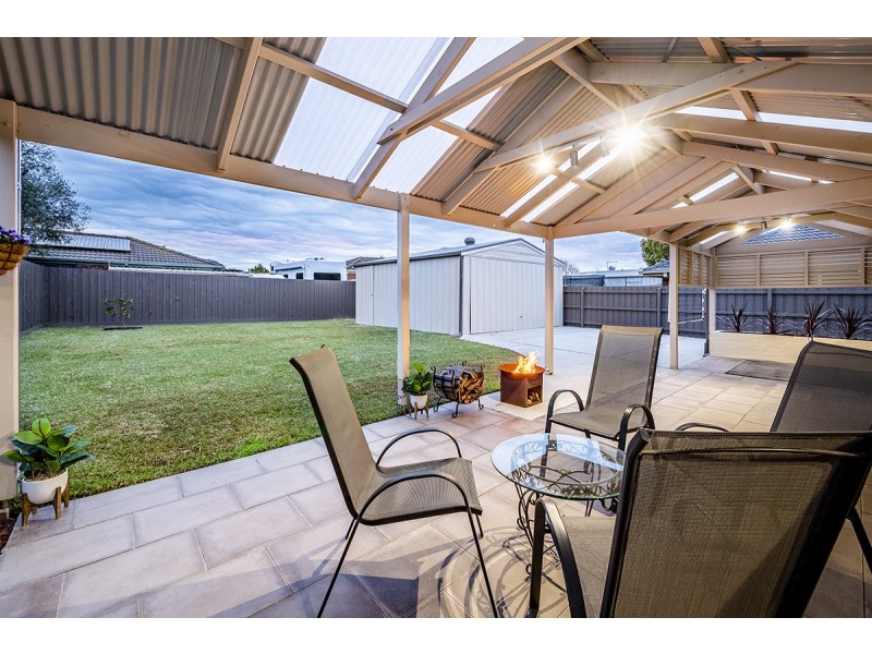 16 Allemby Drive, Cranbourne West VIC 3977