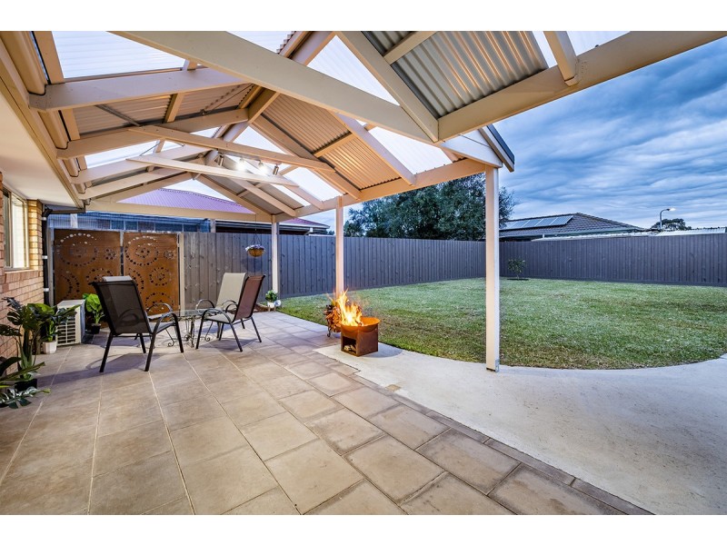 16 Allemby Drive, Cranbourne West VIC 3977