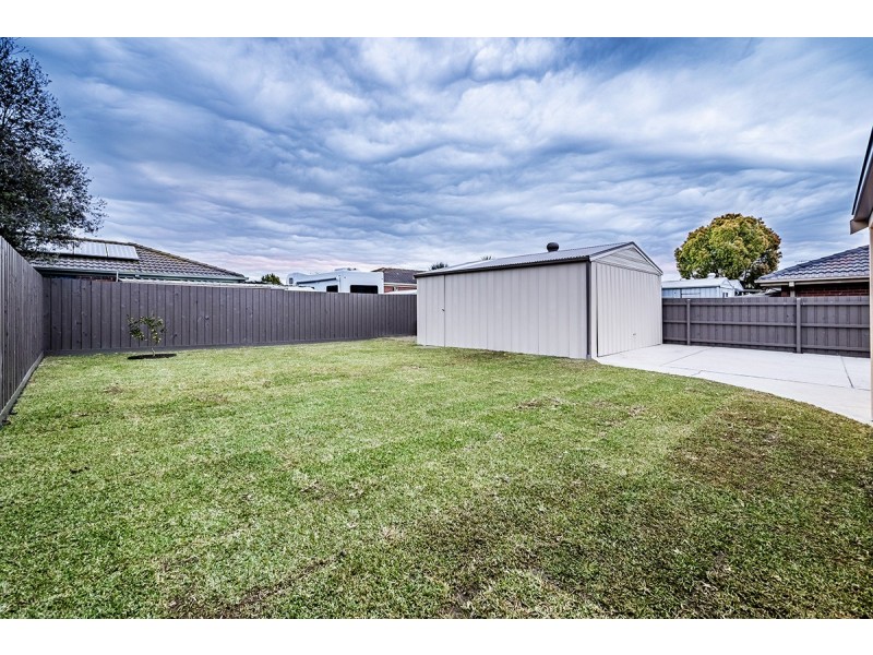 16 Allemby Drive, Cranbourne West VIC 3977