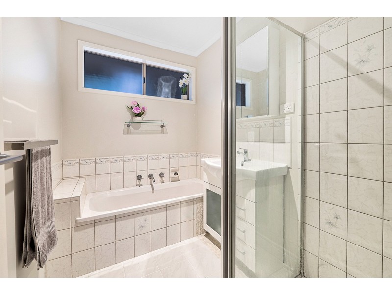 16 Allemby Drive, Cranbourne West VIC 3977