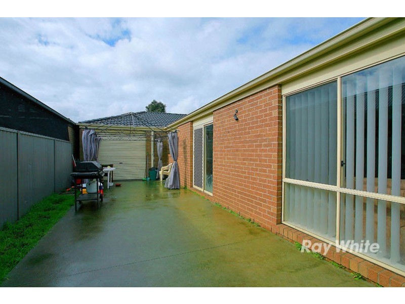 19 Archers Field Drive, Cranbourne East VIC 3977