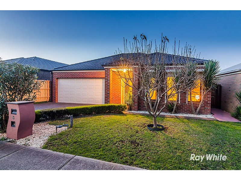 6 Aspendale place, Lyndhurst VIC 3975