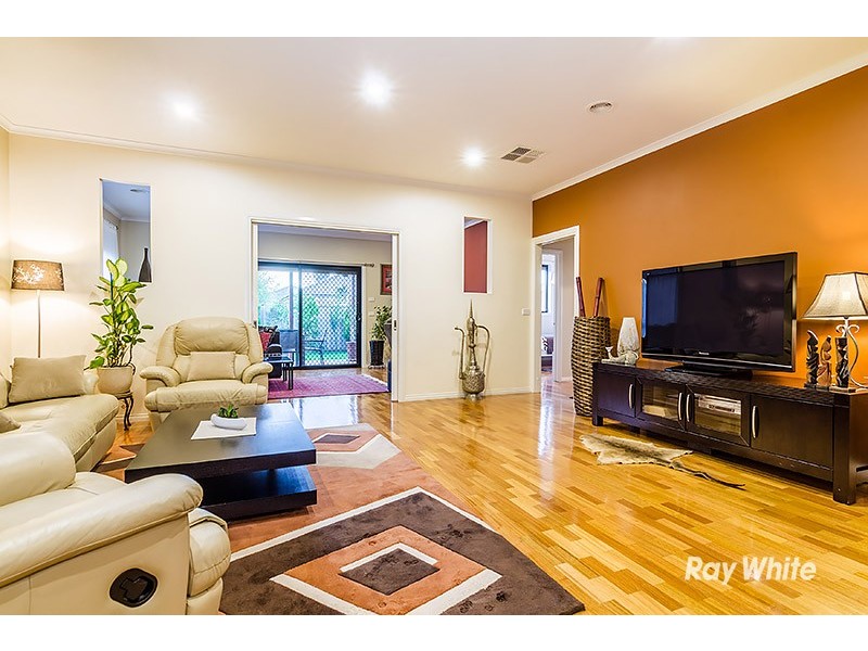 6 Aspendale place, Lyndhurst VIC 3975