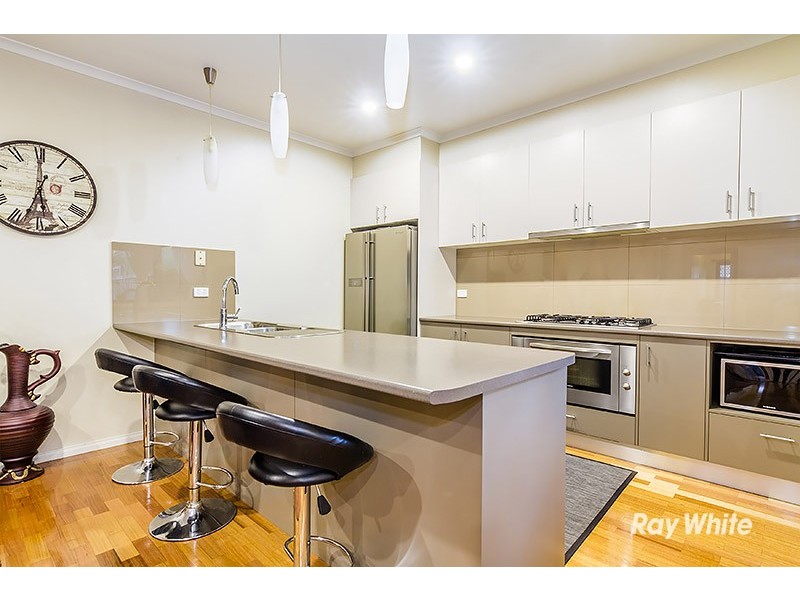 6 Aspendale place, Lyndhurst VIC 3975