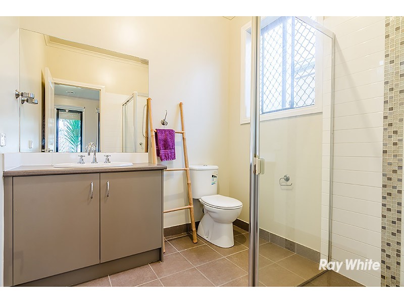 6 Aspendale place, Lyndhurst VIC 3975