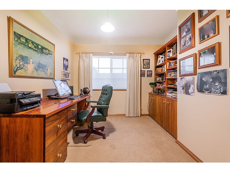 7 Balsam Court, Cranbourne North VIC 3977