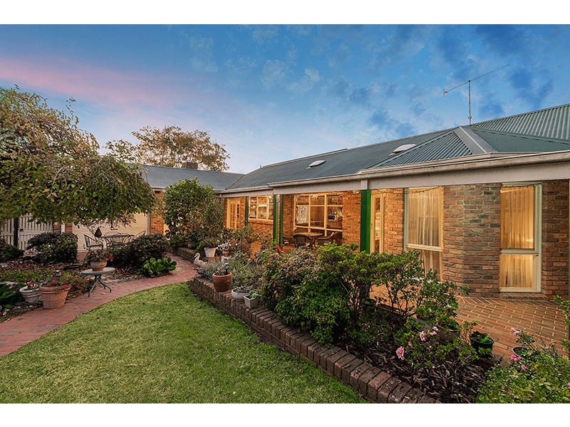 7 Balsam Court, Cranbourne North VIC 3977