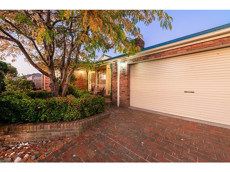7 Balsam Court, Cranbourne North VIC 3977