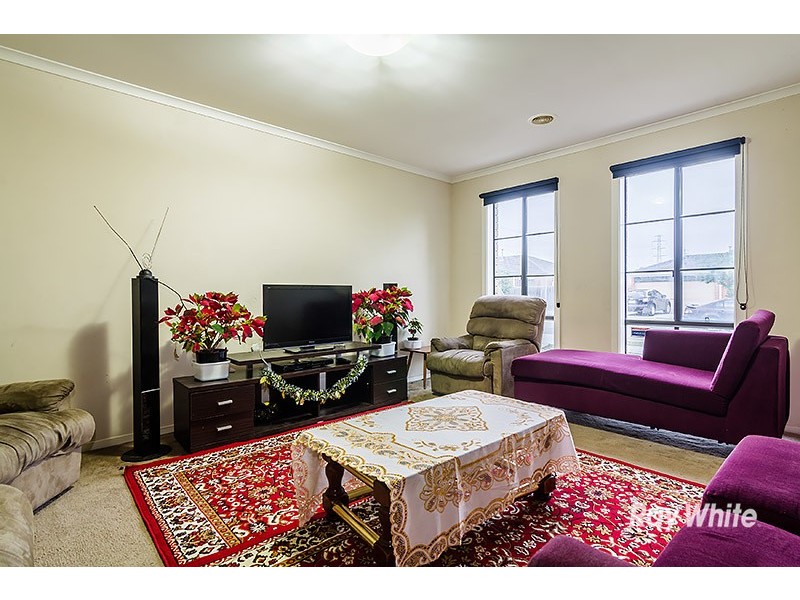 18 Baltic Way, Cranbourne West VIC 3977