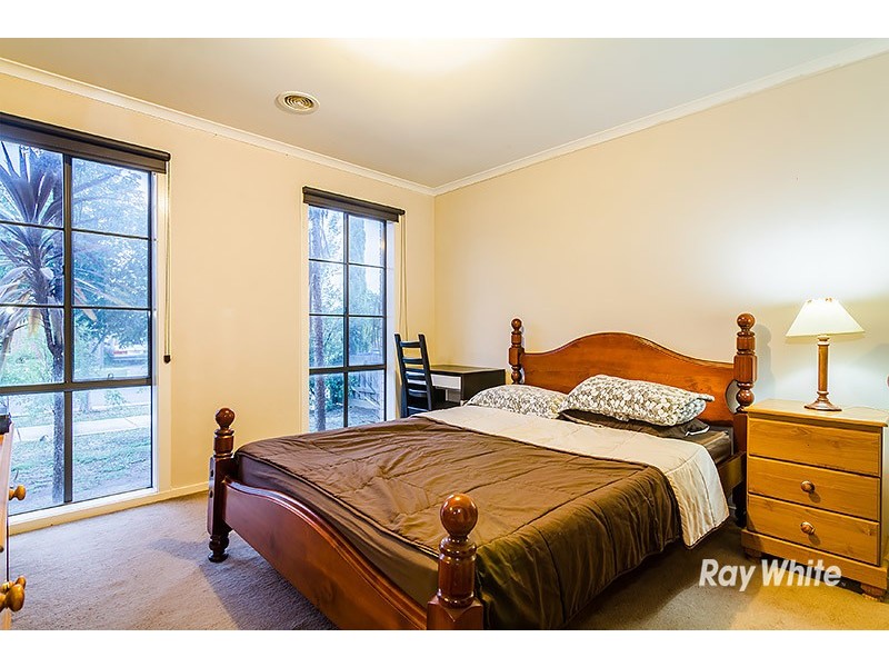 18 Baltic Way, Cranbourne West VIC 3977