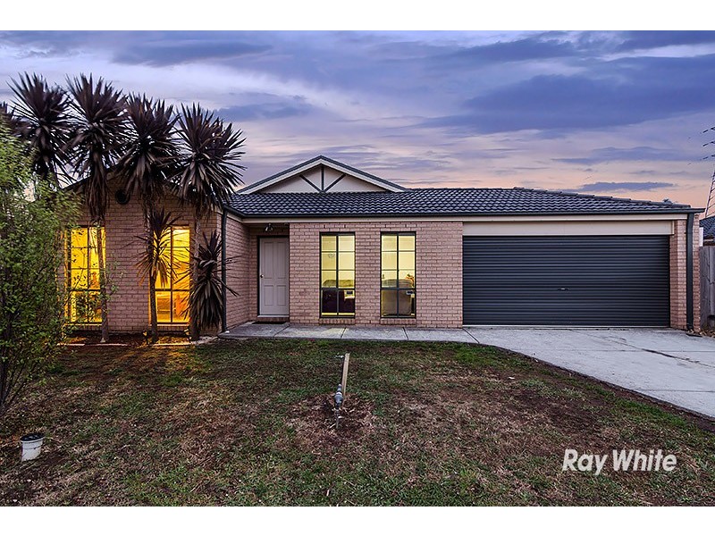 18 Baltic Way, Cranbourne West VIC 3977