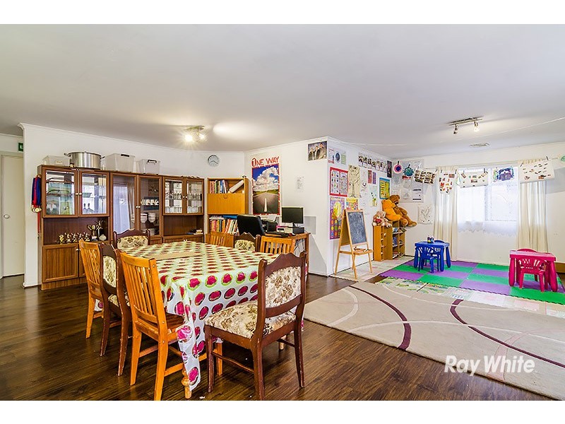 18 Baltic Way, Cranbourne West VIC 3977