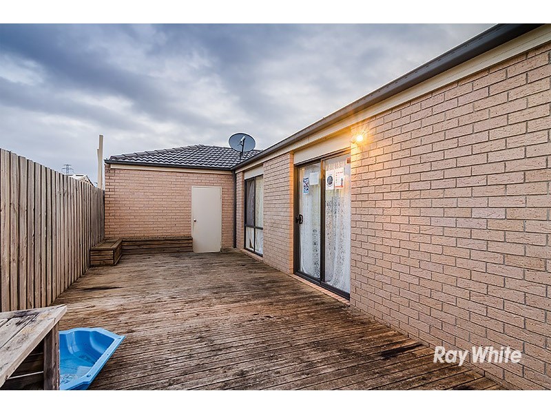 18 Baltic Way, Cranbourne West VIC 3977