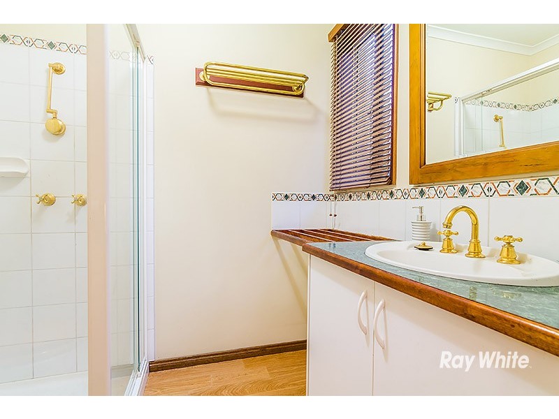 4 Banyalla Drive, Cranbourne West VIC 3977