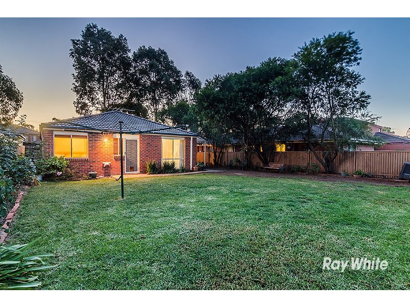 4 Banyalla Drive, Cranbourne West VIC 3977