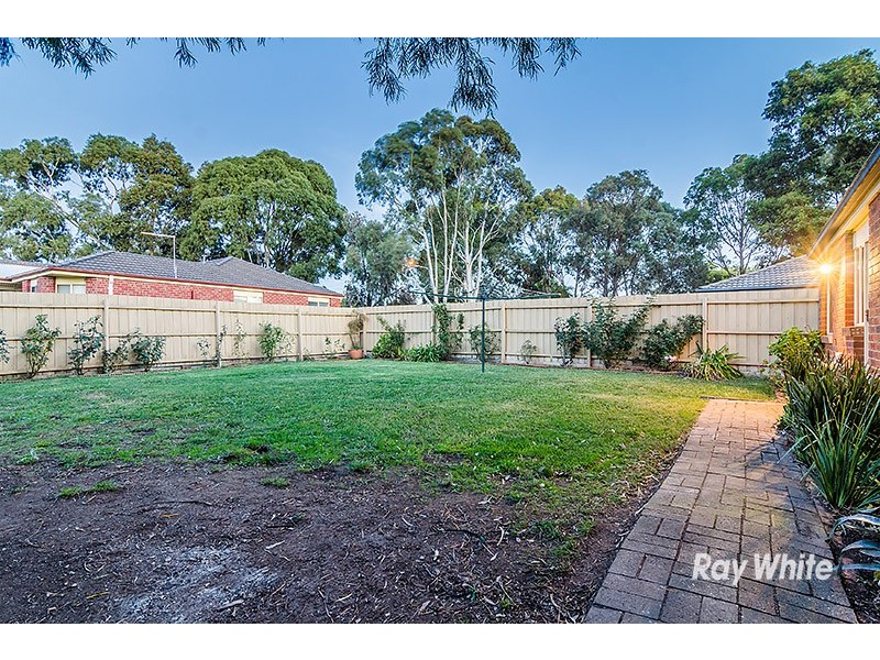 4 Banyalla Drive, Cranbourne West VIC 3977
