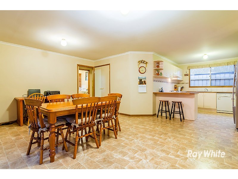 4 Banyalla Drive, Cranbourne West VIC 3977