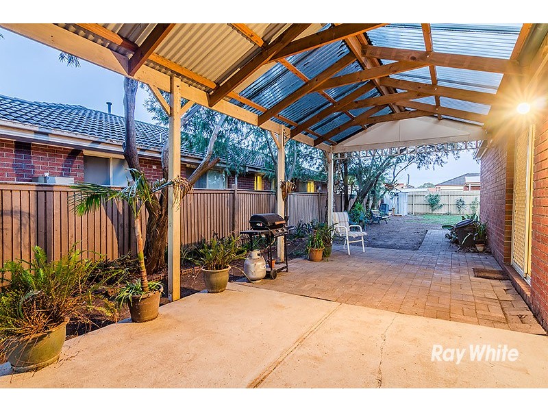 4 Banyalla Drive, Cranbourne West VIC 3977