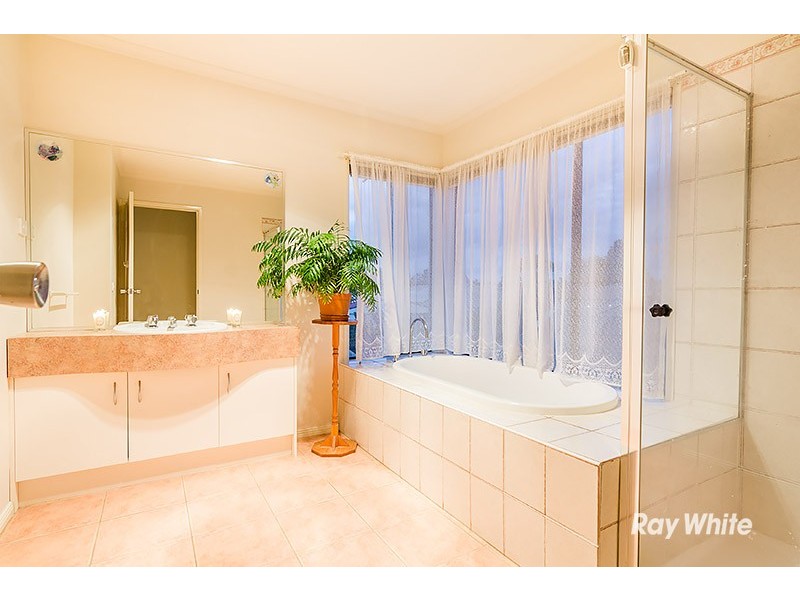 46 Banyalla Drive, Cranbourne West VIC 3977