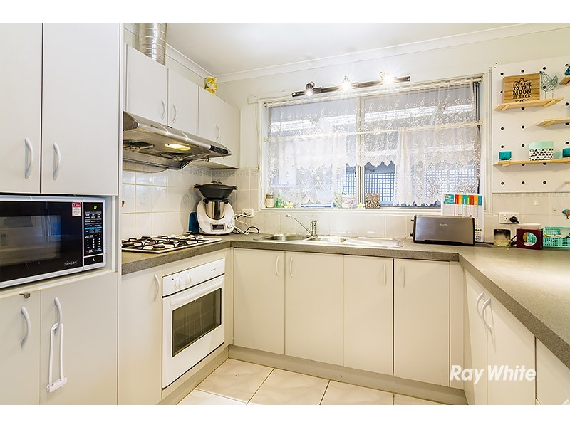 34 Bates Street, Cranbourne West VIC 3977