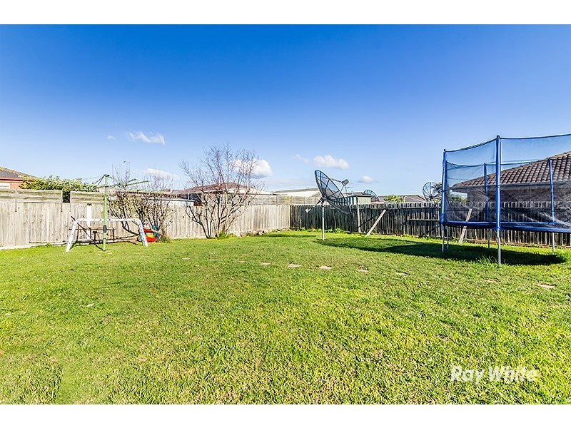 34 Bates Street, Cranbourne West VIC 3977