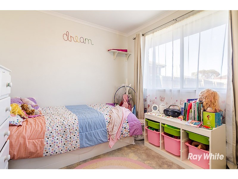 34 Bates Street, Cranbourne West VIC 3977