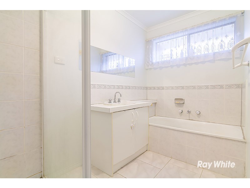 34 Bates Street, Cranbourne West VIC 3977