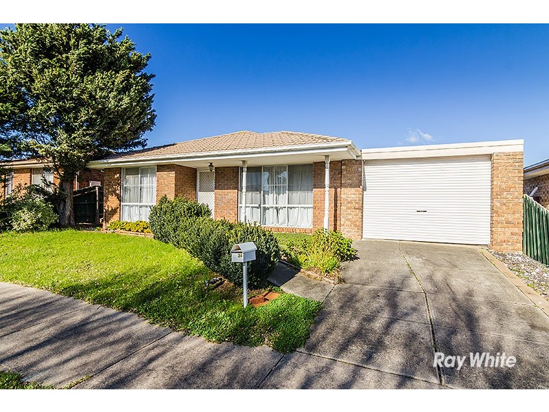 34 Bates Street, Cranbourne West VIC 3977