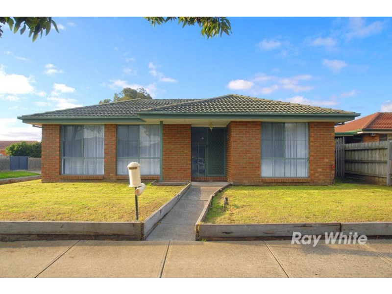 15 Bates Street, Cranbourne VIC 3977