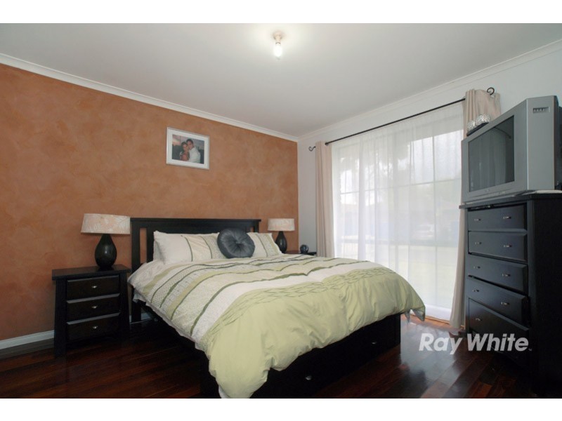 15 Bates Street, Cranbourne VIC 3977