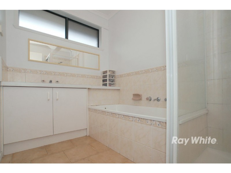 15 Bates Street, Cranbourne VIC 3977