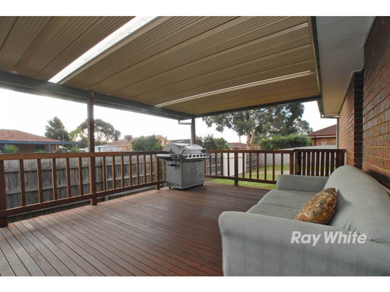 15 Bates Street, Cranbourne VIC 3977