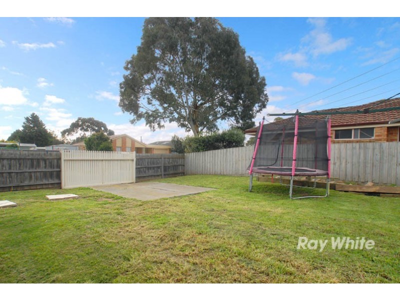15 Bates Street, Cranbourne VIC 3977
