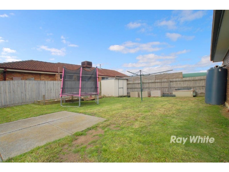 15 Bates Street, Cranbourne VIC 3977