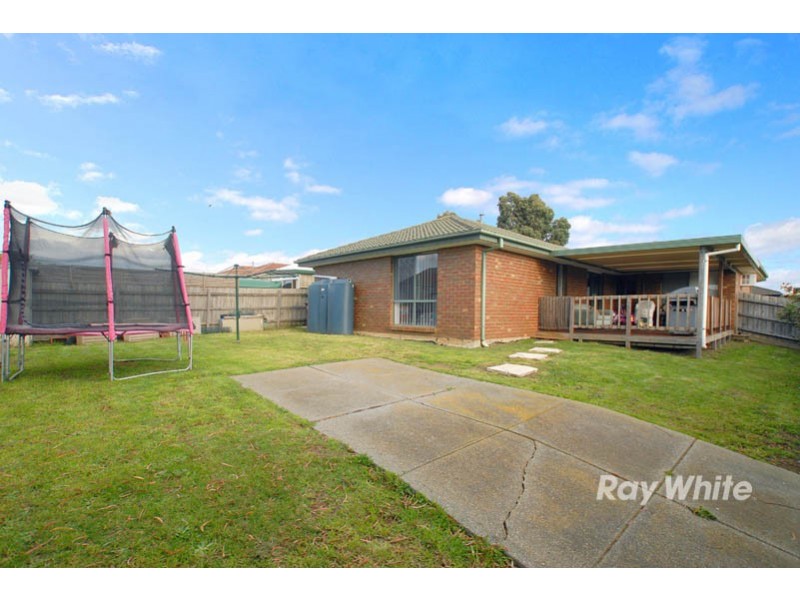 15 Bates Street, Cranbourne VIC 3977