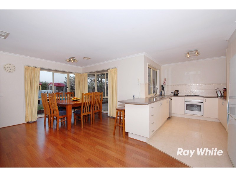 46 Bellbrae Crescent, Cranbourne West VIC 3977