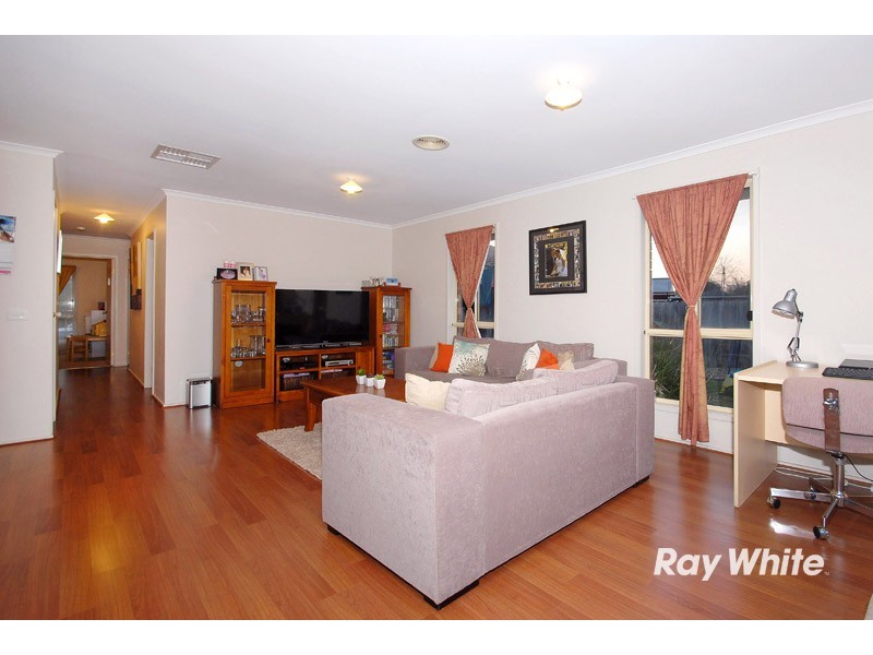46 Bellbrae Crescent, Cranbourne West VIC 3977