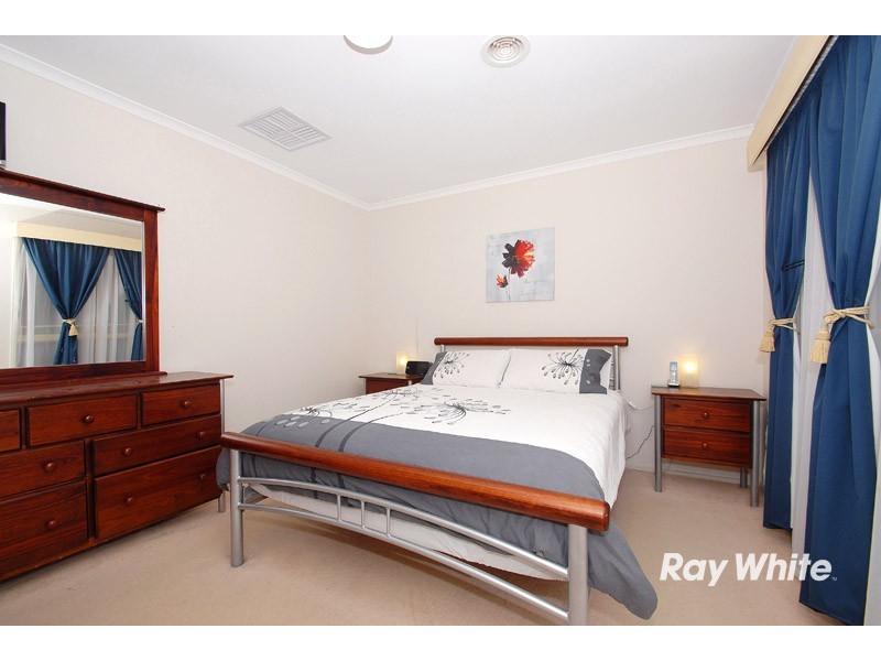 46 Bellbrae Crescent, Cranbourne West VIC 3977