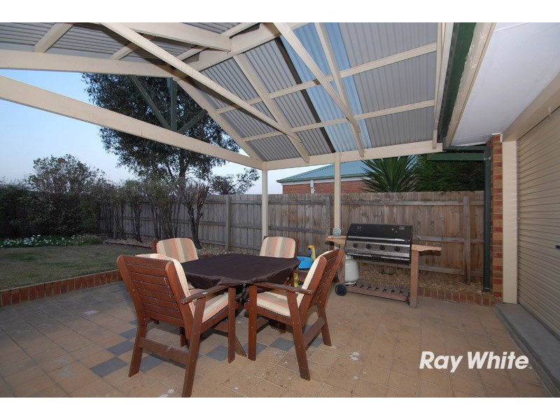 46 Bellbrae Crescent, Cranbourne West VIC 3977