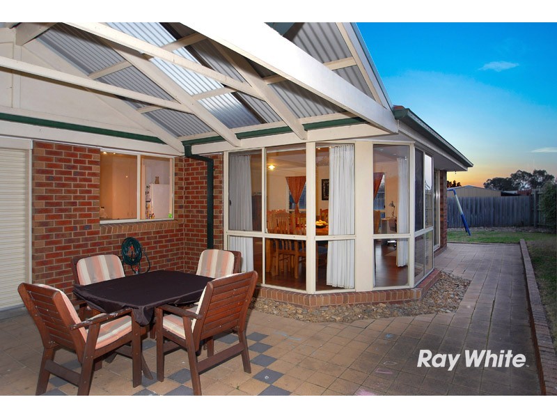 46 Bellbrae Crescent, Cranbourne West VIC 3977
