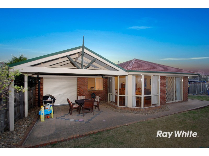 46 Bellbrae Crescent, Cranbourne West VIC 3977